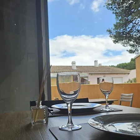 Résidence Eureka-clim-parking-wifi-piscine-proche Village Natu Appartement *